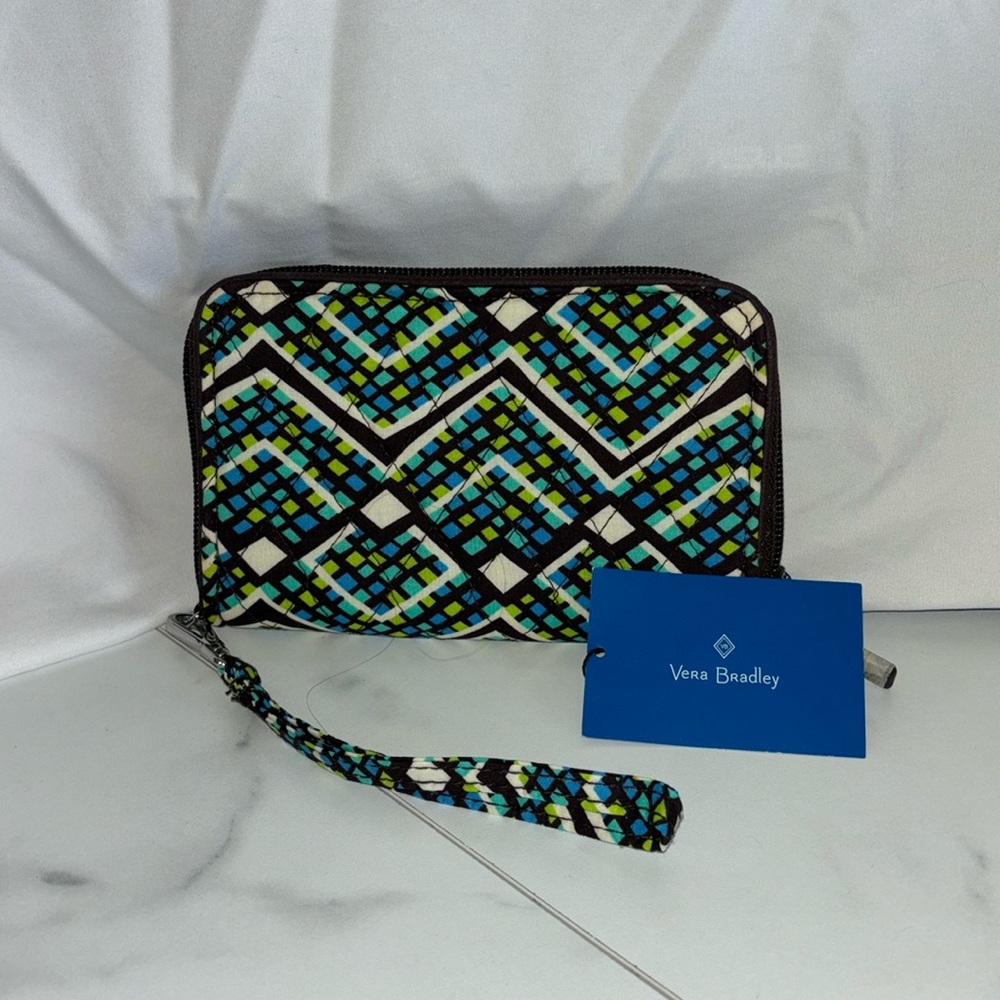 Very Bradley Rainforest Grab and Go Wristlet (NWT)